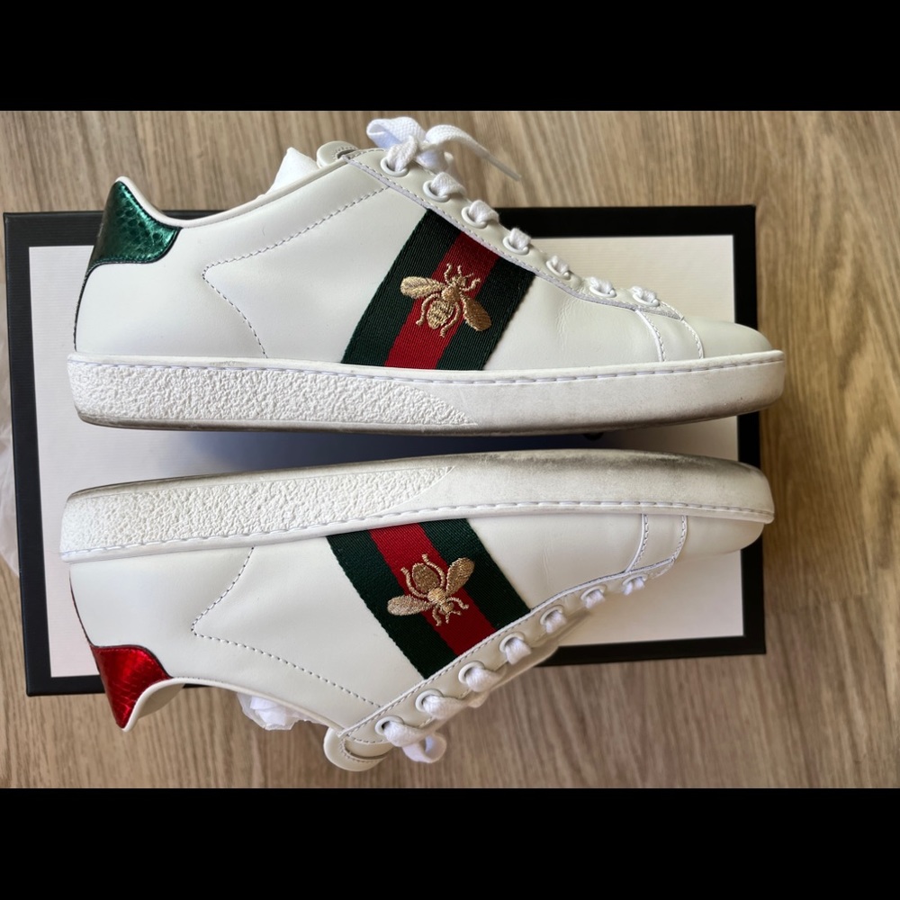 Gucci women’s ACE sneaker bee